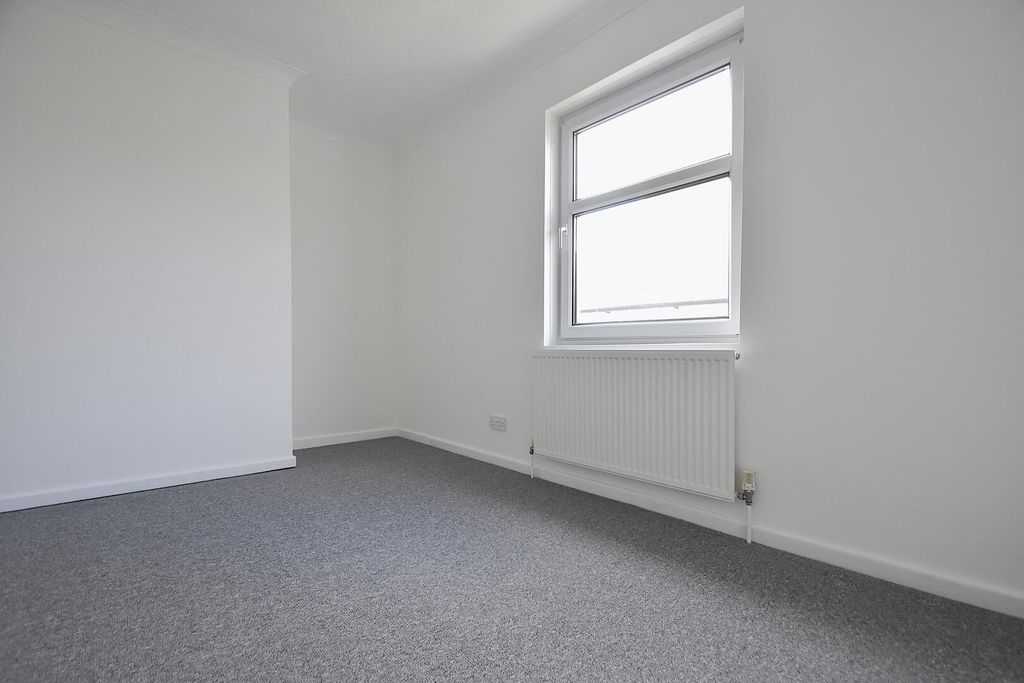 Additional image 10 of 2 bed semi-detached house to rentGreen Street, Ryde PO33