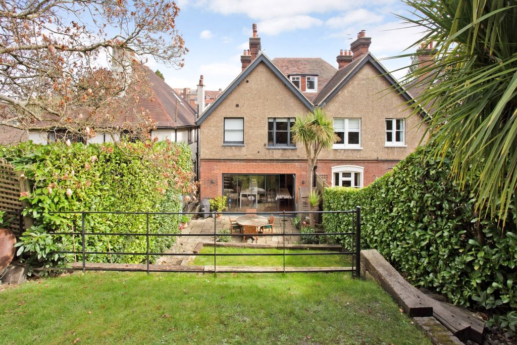 Additional image 9 of 4 bed semi-detached house to rentWarwick Park, Tunbridge Wells TN2