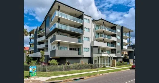 14/2 Laurence St, St Lucia QLD 4067