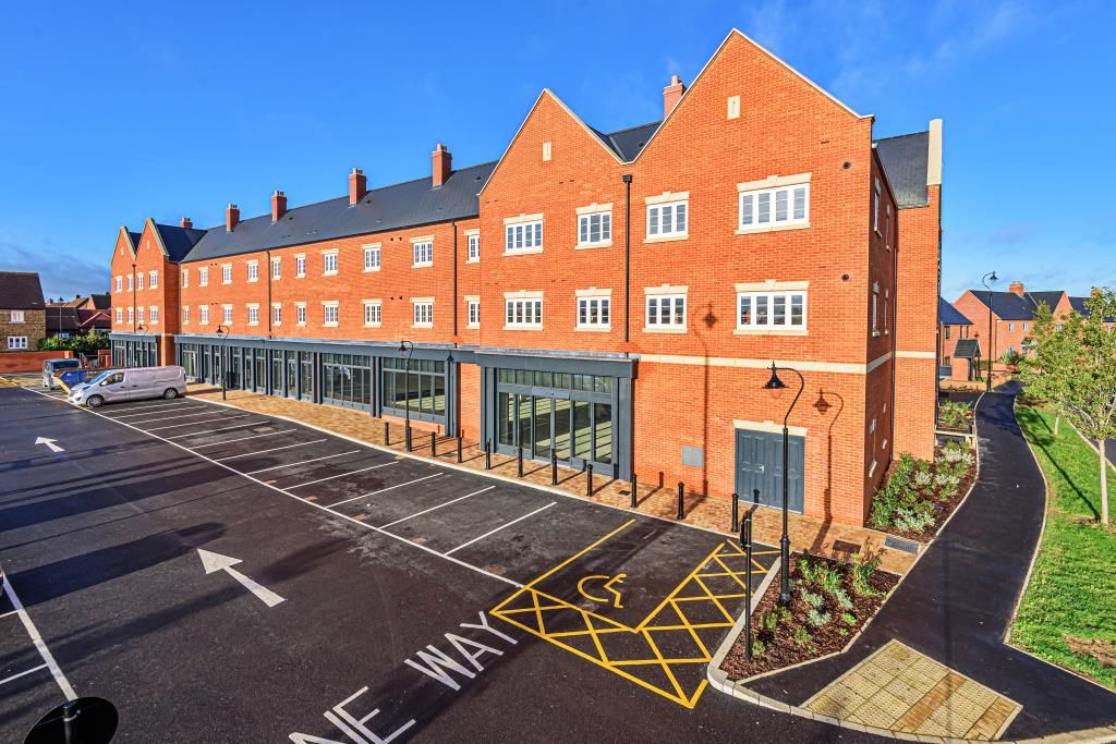 2 bed flat to rentBrackley, Helene Close NN13