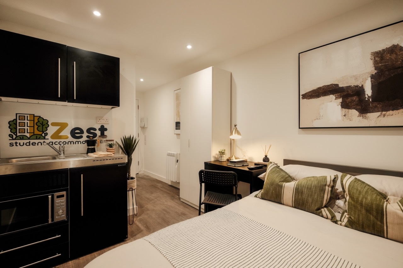Studio Flat, Gloucester Road North, BS34, N1 7GU photo 2