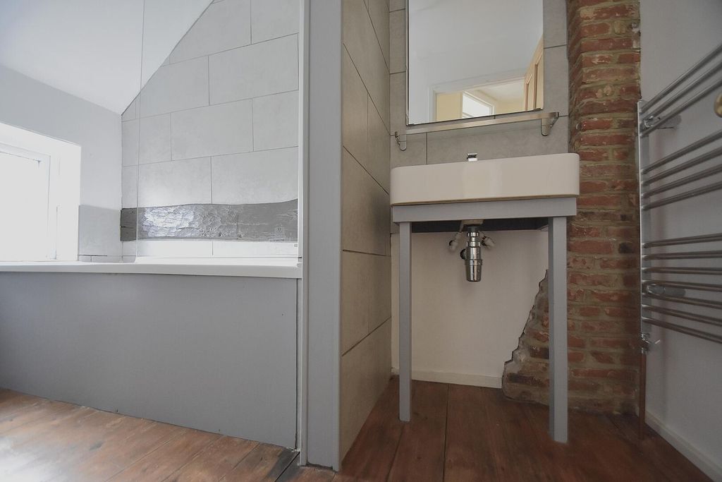 Additional image 9 of 3 bed property to rentHigh Street, Carisbrooke, Newport PO30