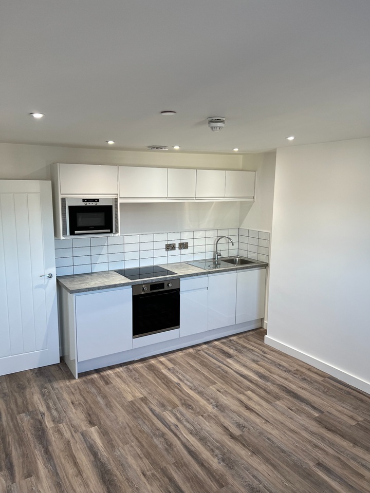 2 Bed Flat, Hampton Lane, BS6, N1 7GU photo 2