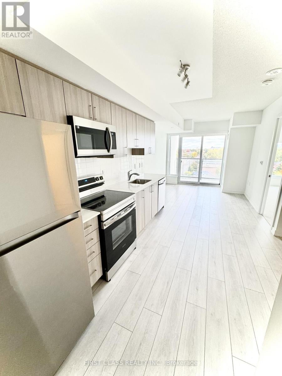 Additional image 3 of 556 Marlee Avenue, Toronto, ON, M6B0B1