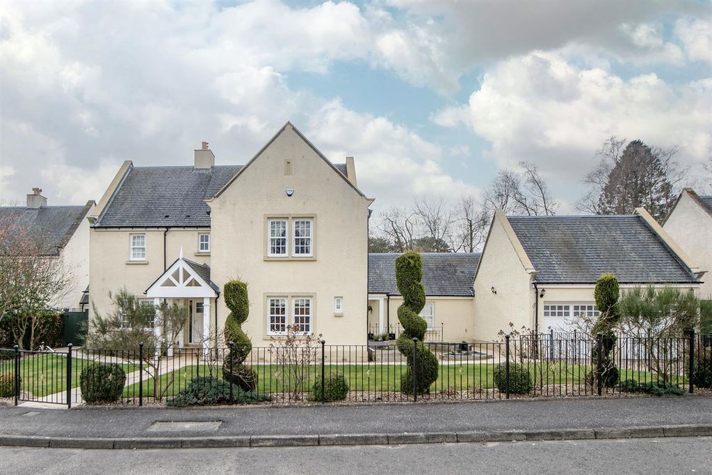 4 bed detached house for sale2 Middleton Park, Kelty KY4