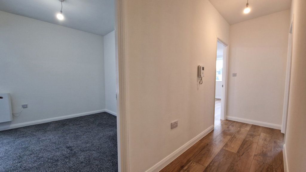 Additional image 5 of 2 bed flat to rentOld Town, Hemel Hempstead (F1) HP1