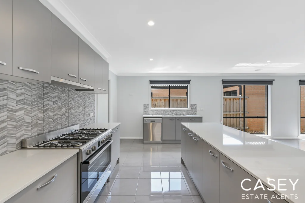 Additional image 2 of 52 Spearwood Rise, Cranbourne West VIC 3977