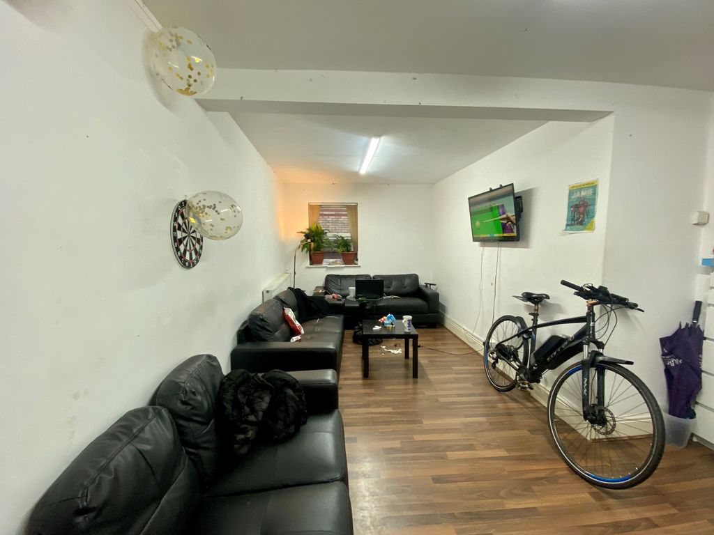 11 bed shared accommodation to rentEverett Road, Manchester M20 photo 3