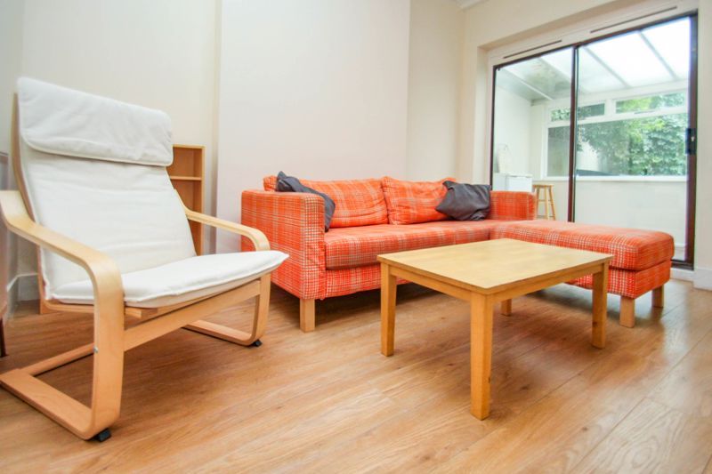6 bed shared accommodation to rentStudent Home, Winton BH9 photo 5