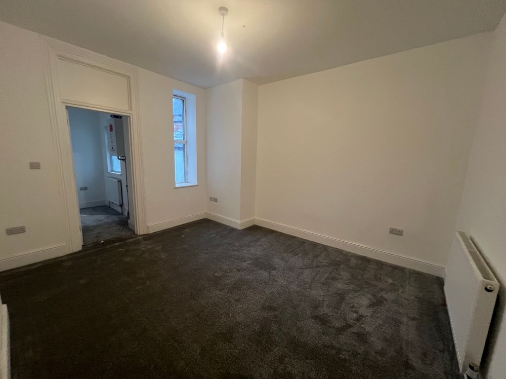 Additional image 2 of 1 bed flat to rentWindsor Terrace, Penarth CF64