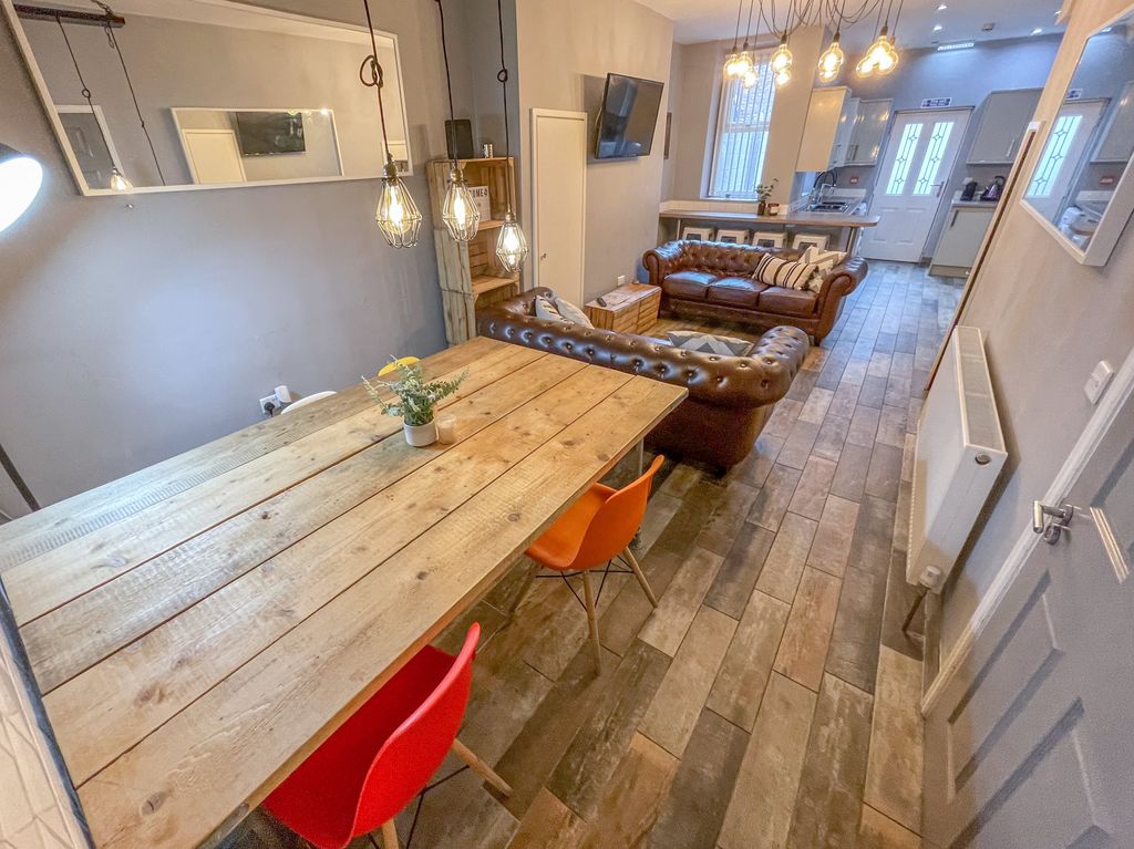 Room to rentPrescot Road L7 photo 3