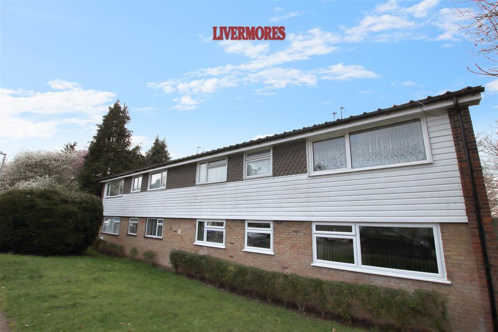 Additional image 4 of 2 bed flat to rentPaddock Close, South Darenth, Dartford DA4