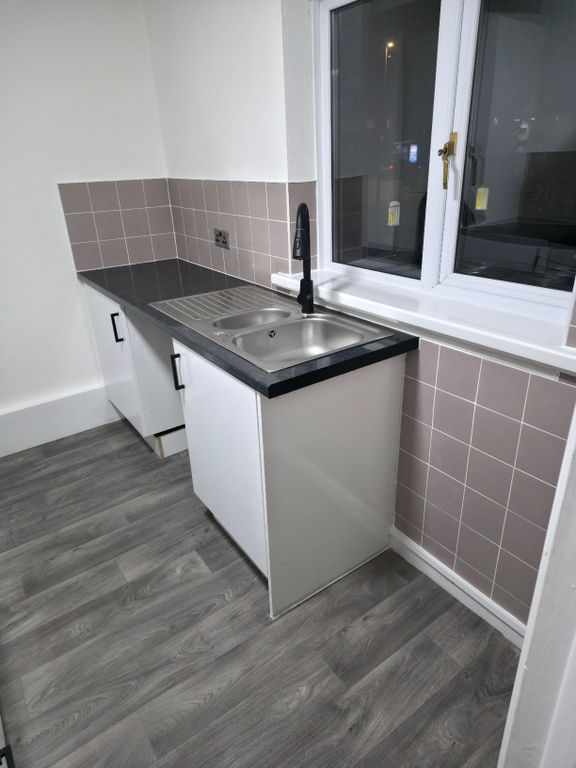 Additional image 10 of 2 bed flat to rentAlmond Drive, Newport NP20