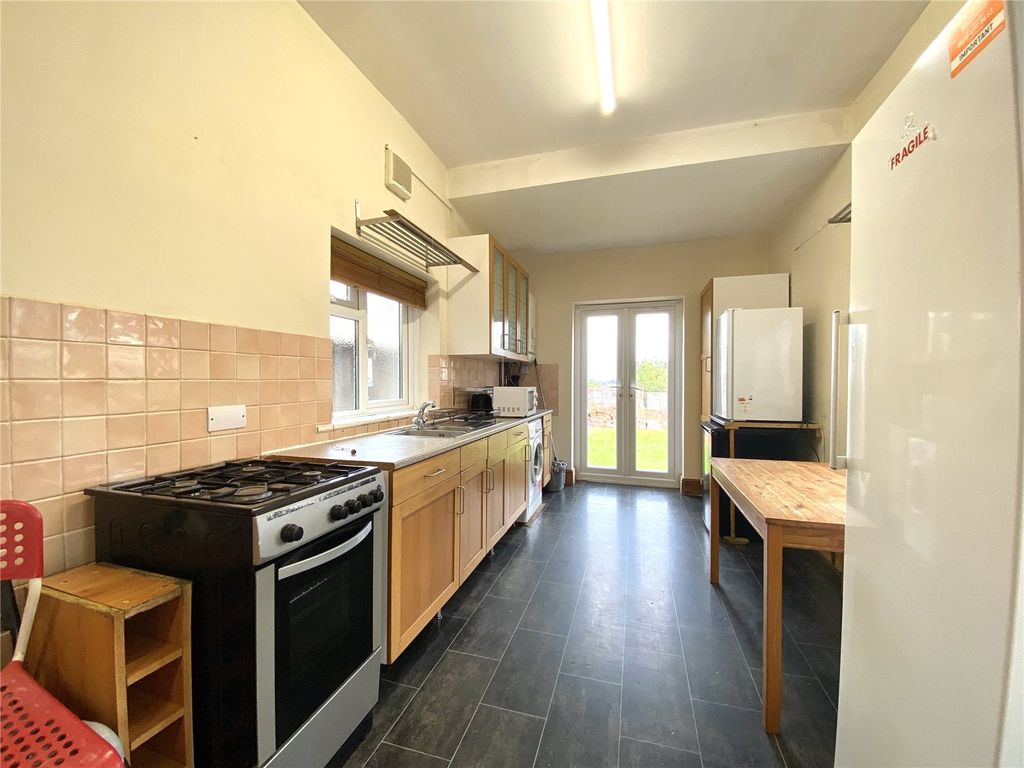 Additional image 16 of 4 bed detached house to rentGloucester Road, Horfield, Bristol, Somerset BS7