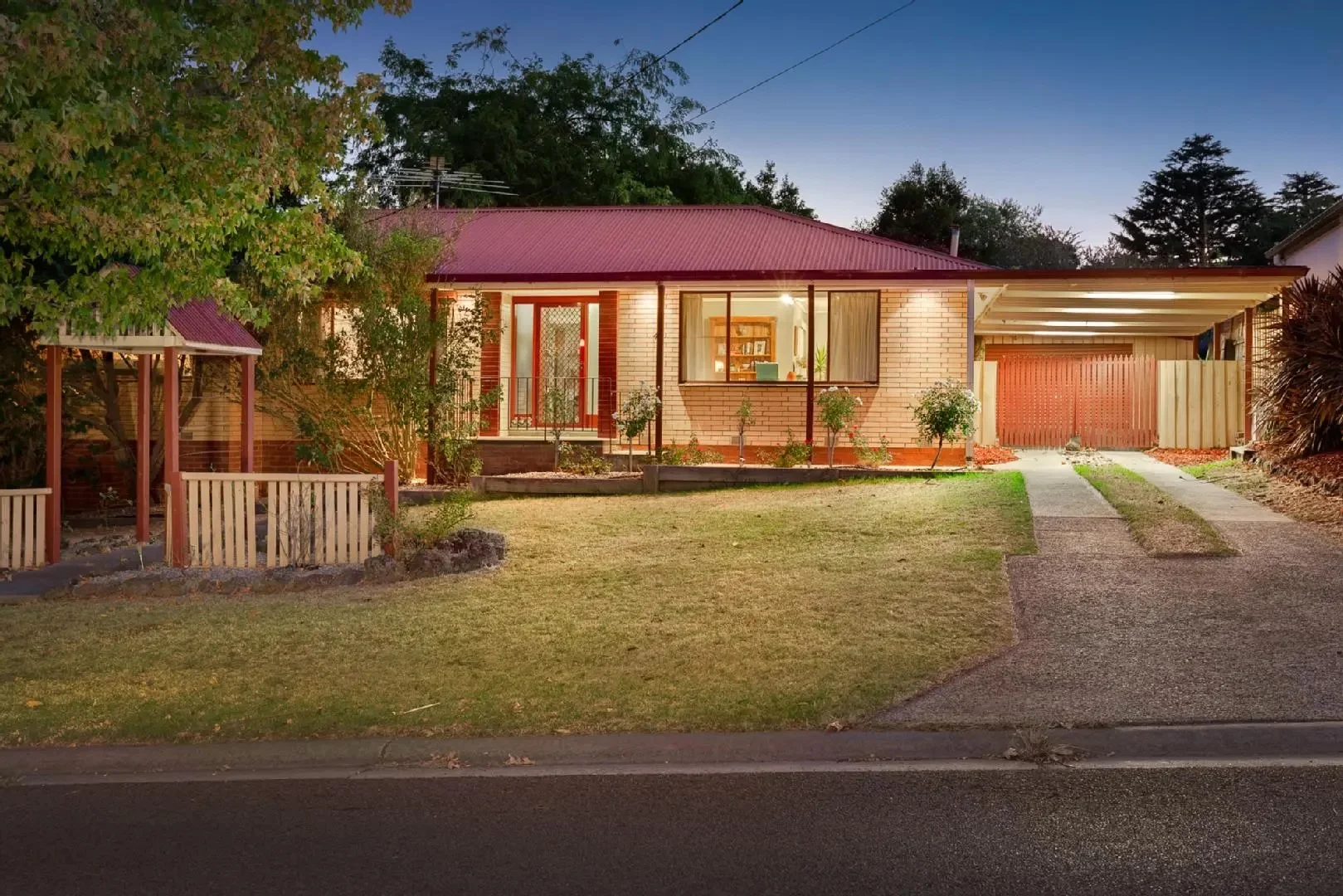 4 Thwaites Road, Pakenham VIC 3810