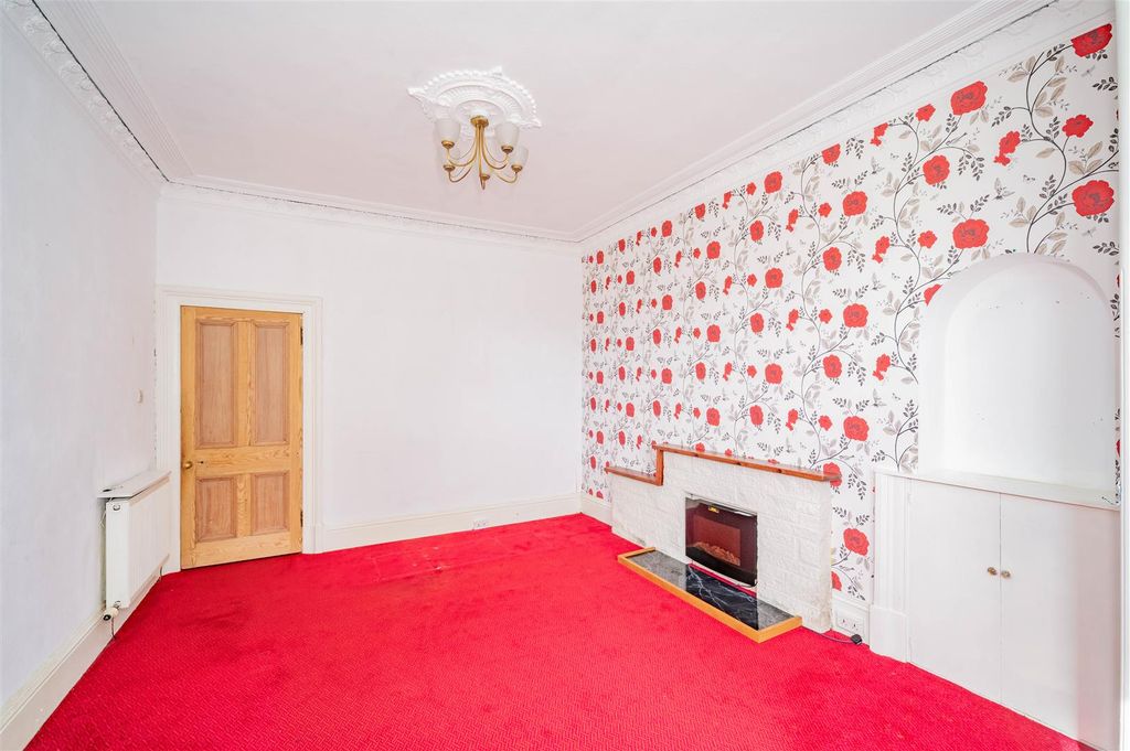 2 bed flat for saleForfar Road, Dundee DD4 photo 4