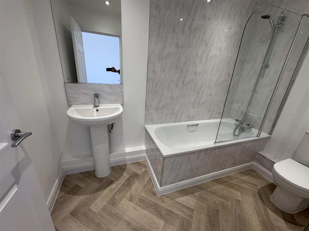 Additional image 6 of 2 bed flat to rentNewport Road, Caldicot NP26