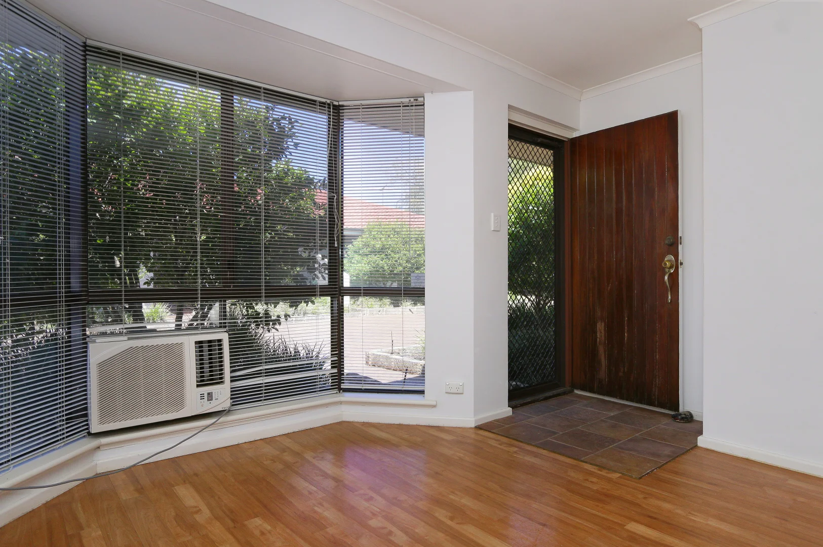 Additional image 5 of 2/2 Lakeside Tce, Mount Pleasant WA 6153