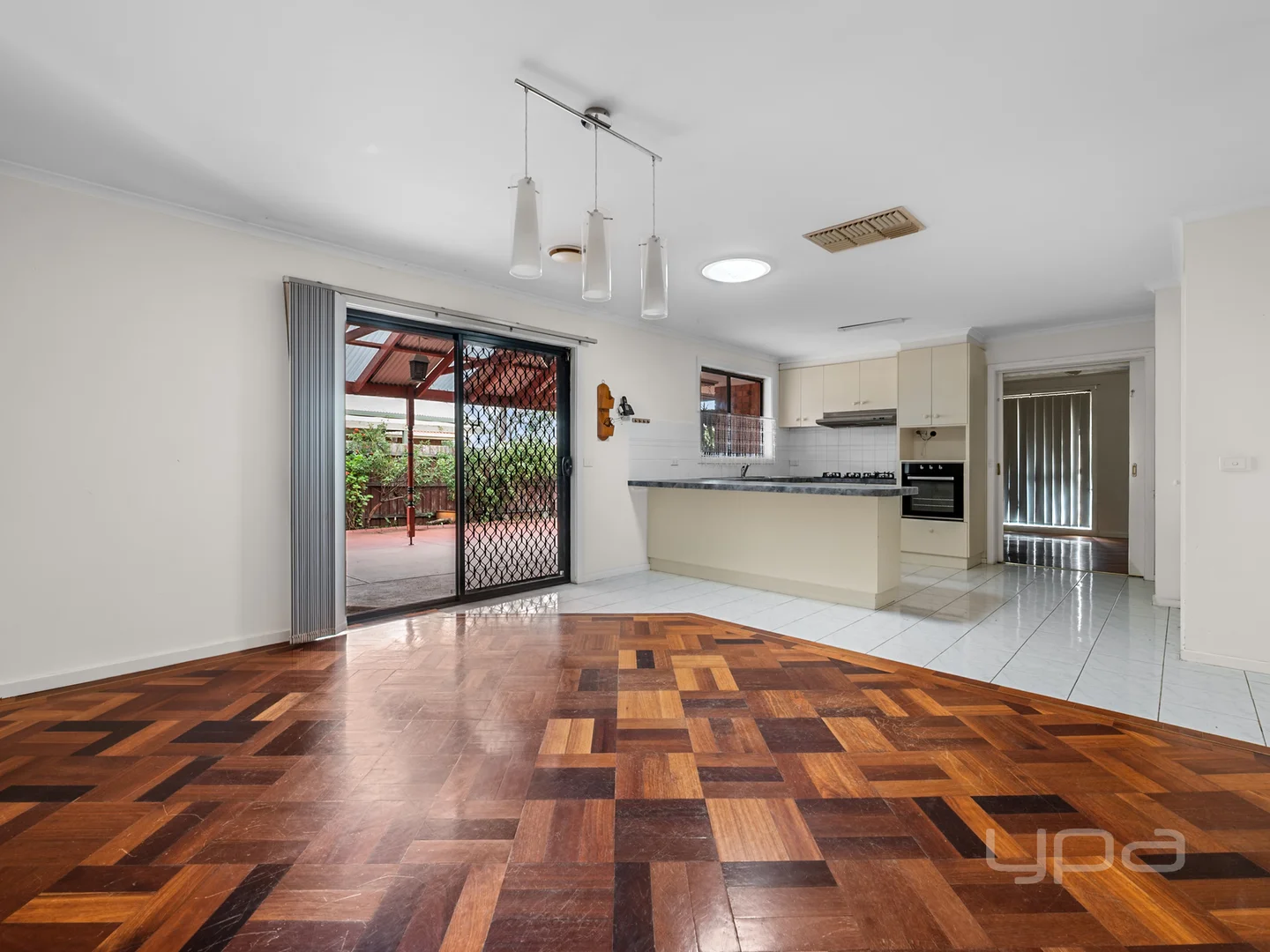38 Cambrian Way, Melton West VIC 3337 photo 5