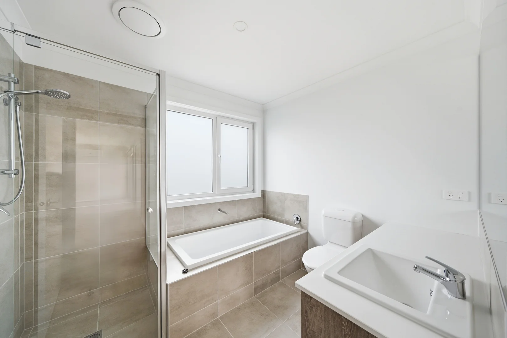 4 Carex St, Yarrawonga VIC 3730 photo 5