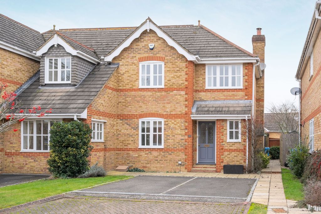 3 bed semi-detached house to rentGuards Court, Sunningdale SL5