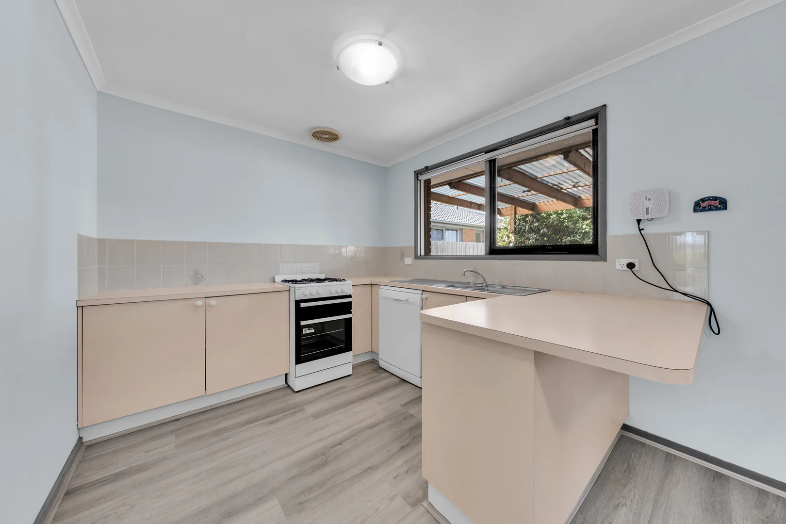 32 Earnshaw Drive, Carrum Downs VIC 3201 photo 2