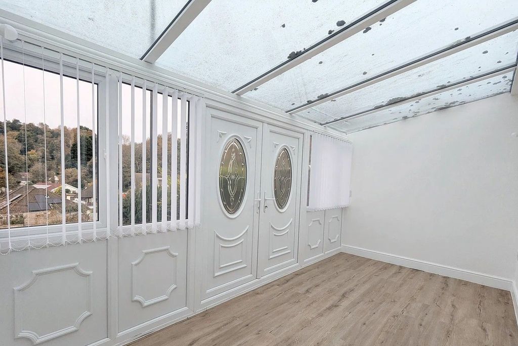 Additional image 4 of 3 bed bungalow to rentManor Way, Neath SA11