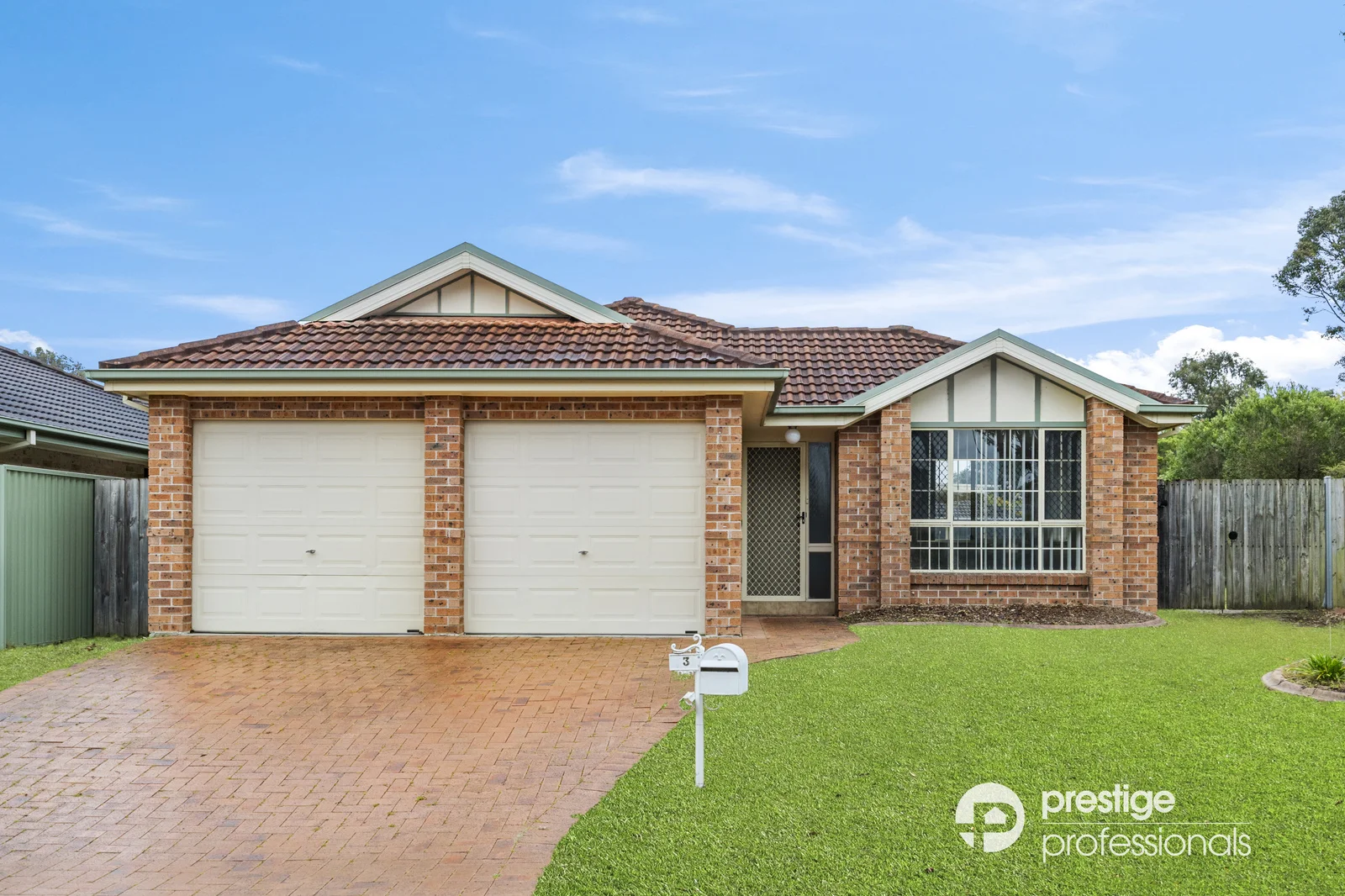 3 Mallee Court, Wattle Grove NSW 2173