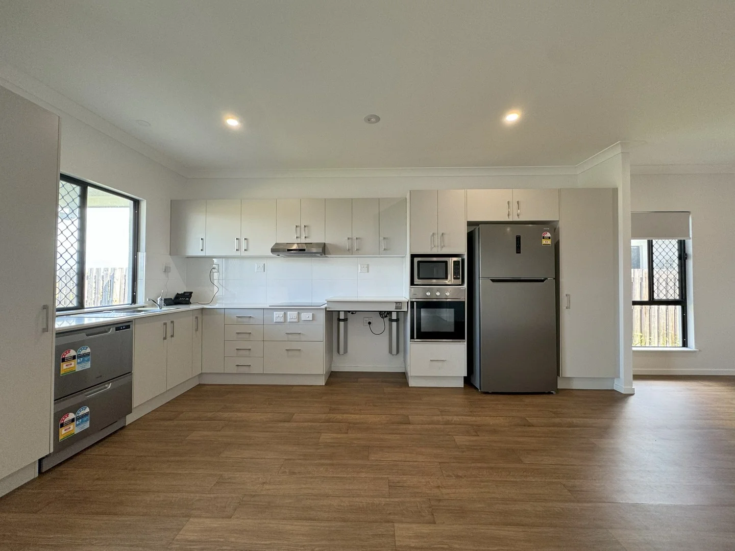 16 Gambia Drive, Rasmussen QLD 4815