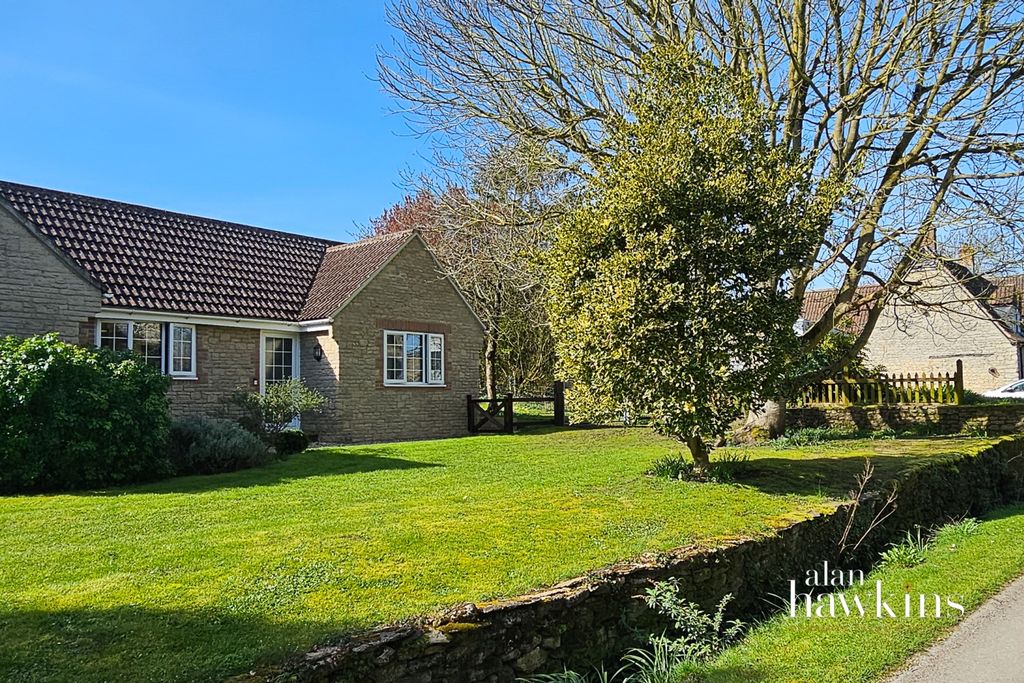 2 bed semi-detached bungalow to rentPreston, Chippenham SN15