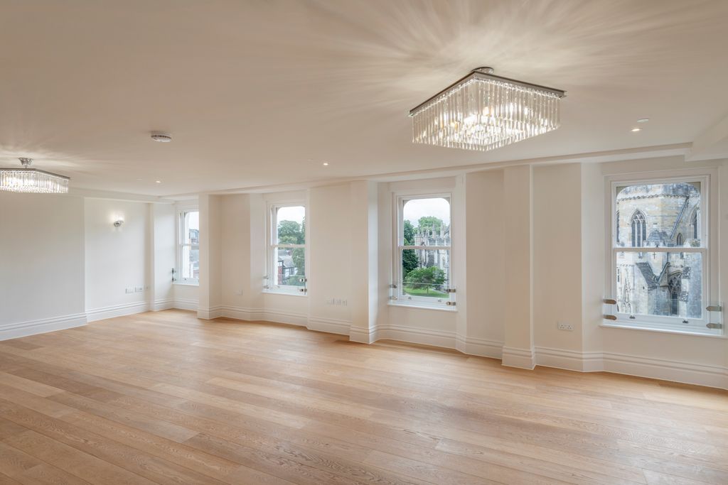 2 bed flat to rent18 Cathedral Yard, Exeter EX1 photo 4