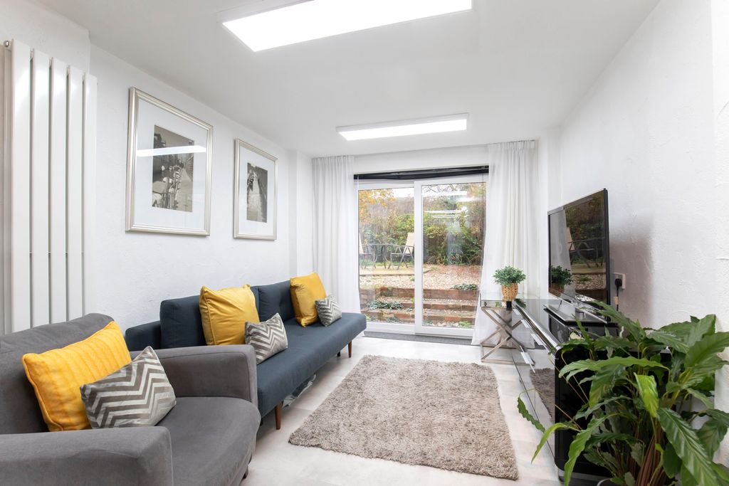 Additional image 2 of 1 bed detached house to rentMain Road, Shurdington, Cheltenham GL51