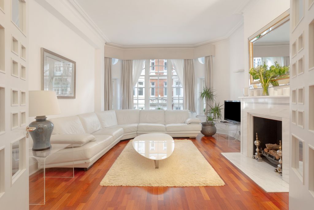 3 bed flat for saleBasil Street, London SW3