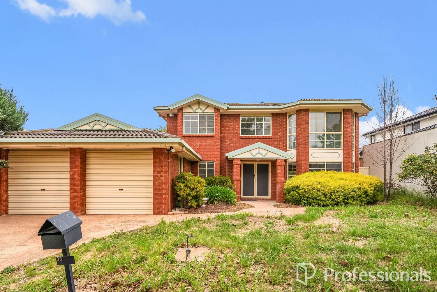 33 Mccubbin Drive, Taylors Lakes VIC 3038
