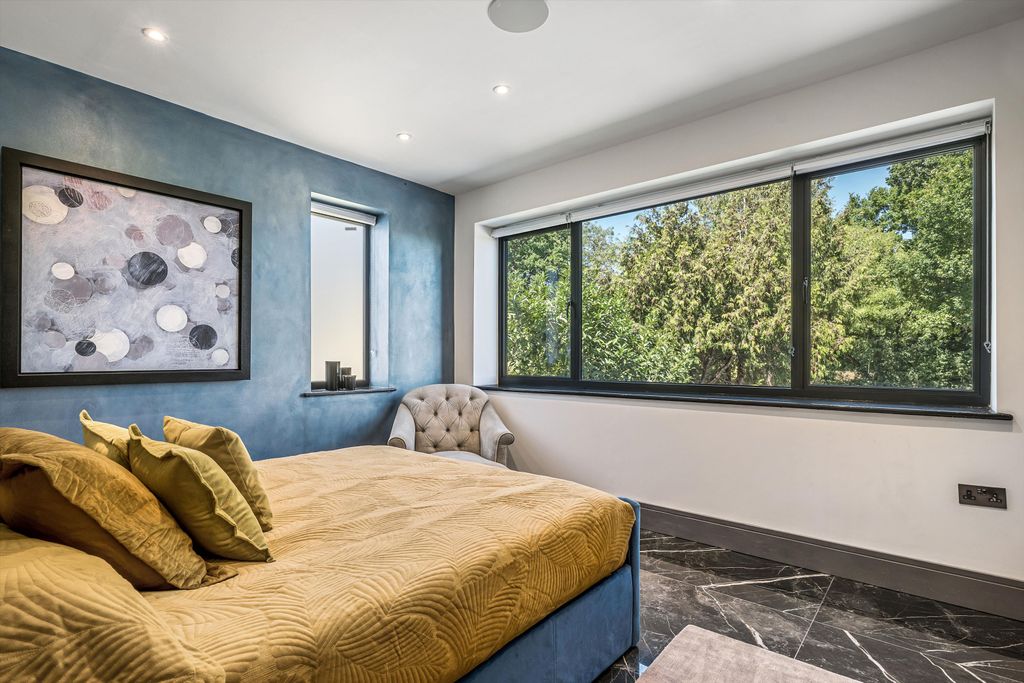 Additional image 24 of 5 bed detached house to rentWaggon Road, Barnet EN4