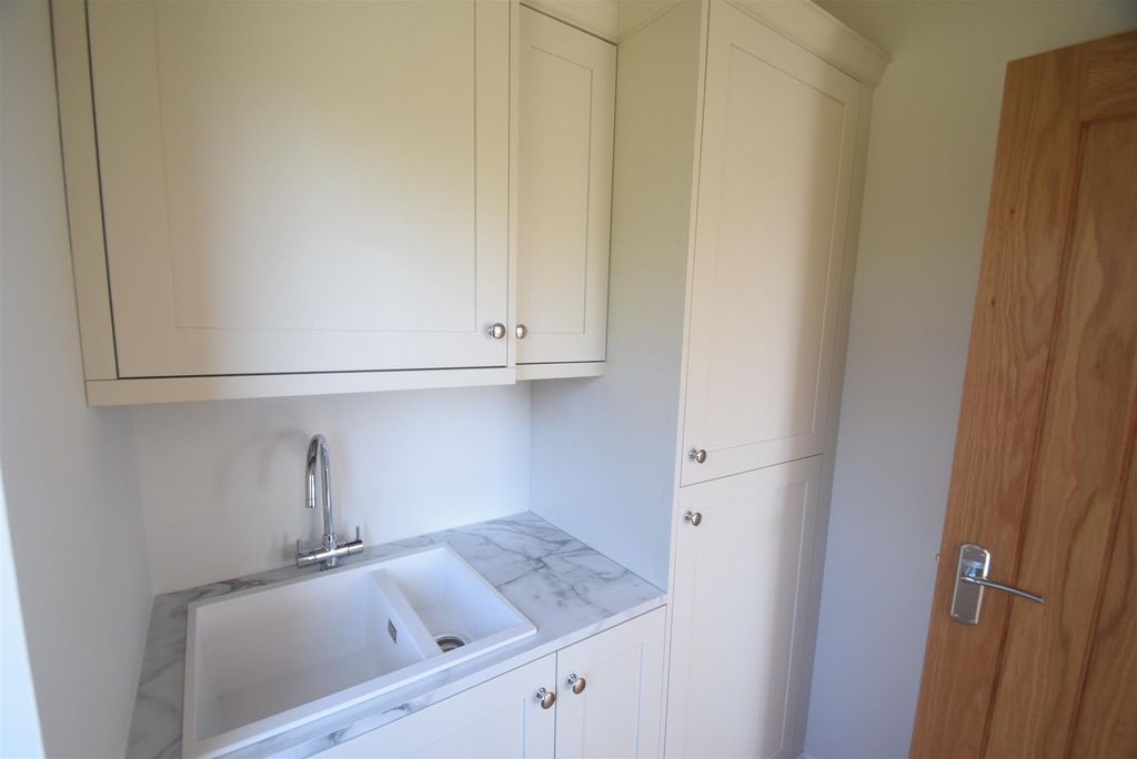 Additional image 7 of 4 bed detached house to rentChetwynd Road, Newport TF10