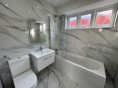 Additional image 7 of 2 bed flat to rent-9 Queens Square, Crawley RH10