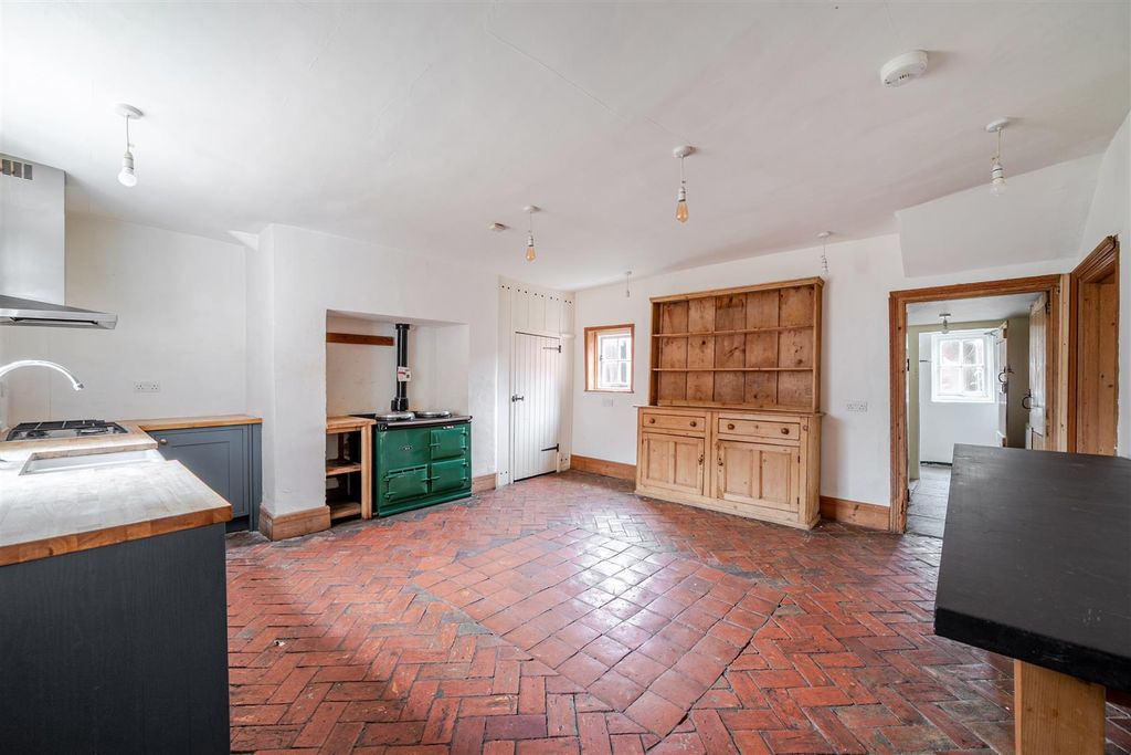 Additional image 3 of 6 bed detached house to rentThe Square, Cranborne, Wimborne BH21