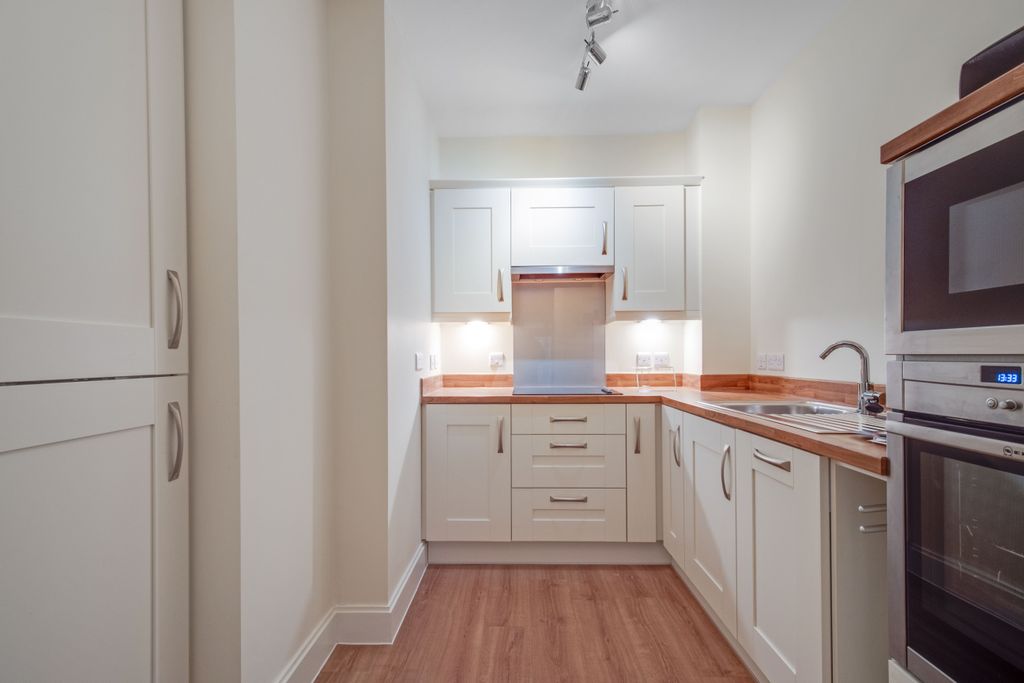 1 bed flat to rentBowes Lyon Place, Poundbury, Dorchester DT1