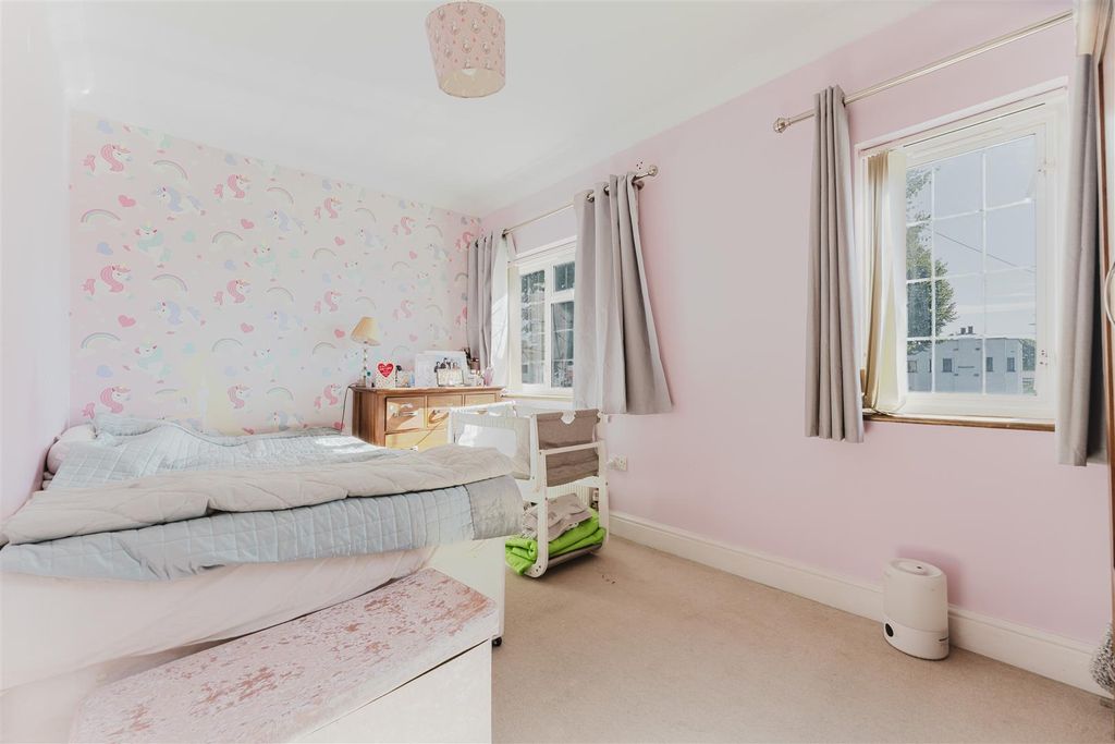 Additional image 18 of 5 bed detached house to rentWellesley Avenue, Iver SL0