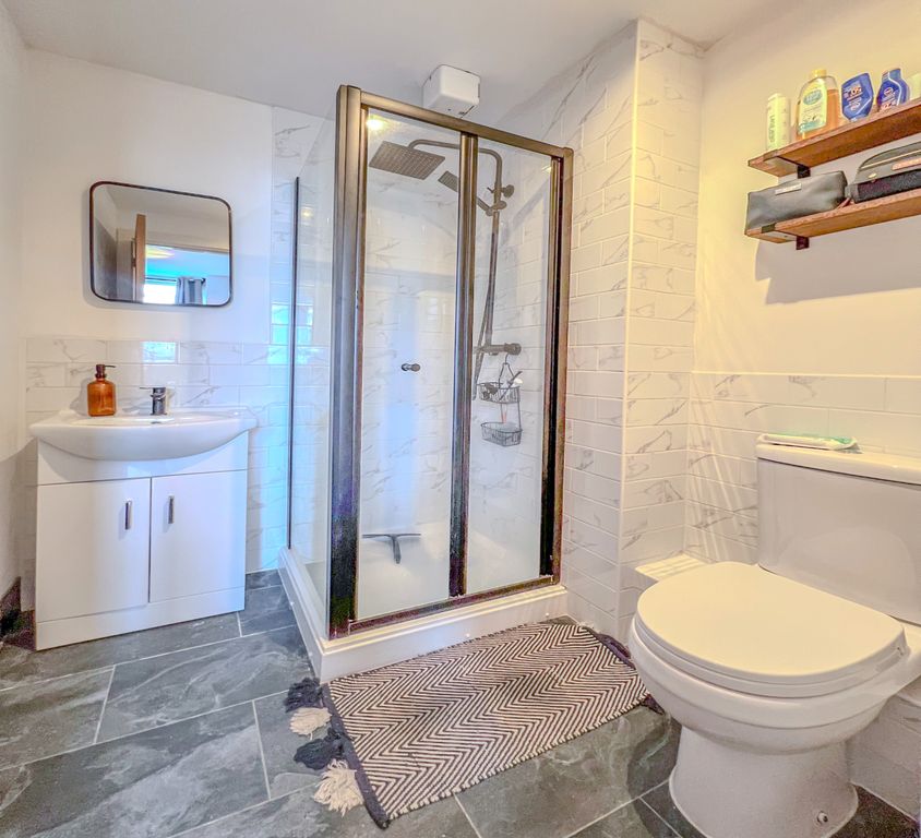 Additional image 7 of 2 bed flat to rentHeritage Court, Birmingham B18