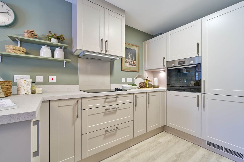 Additional image 3 of 2 bed flat to rentHaslemere Road, Liphook GU30