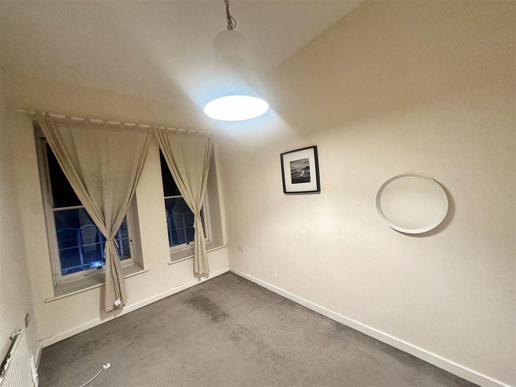 Additional image 3 of 1 bed flat to rentFlat 4, 17 High Street, Haverfordwest SA61
