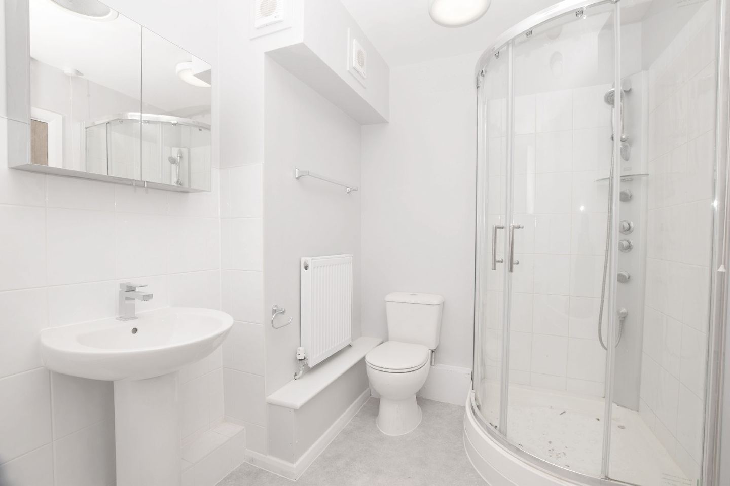 2 Bed Flat, Berkeley Court, BS7, N1 7GU photo 3