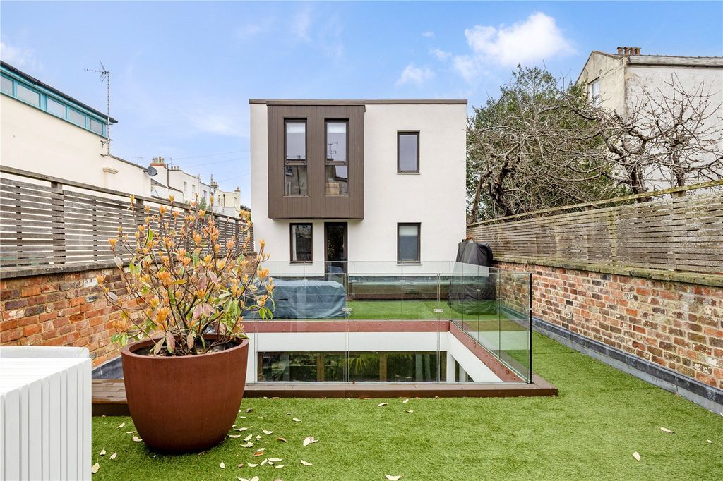Additional image 36 of 4 bed detached house to rentOxford Walk, Cheltenham, Gloucestershire GL52