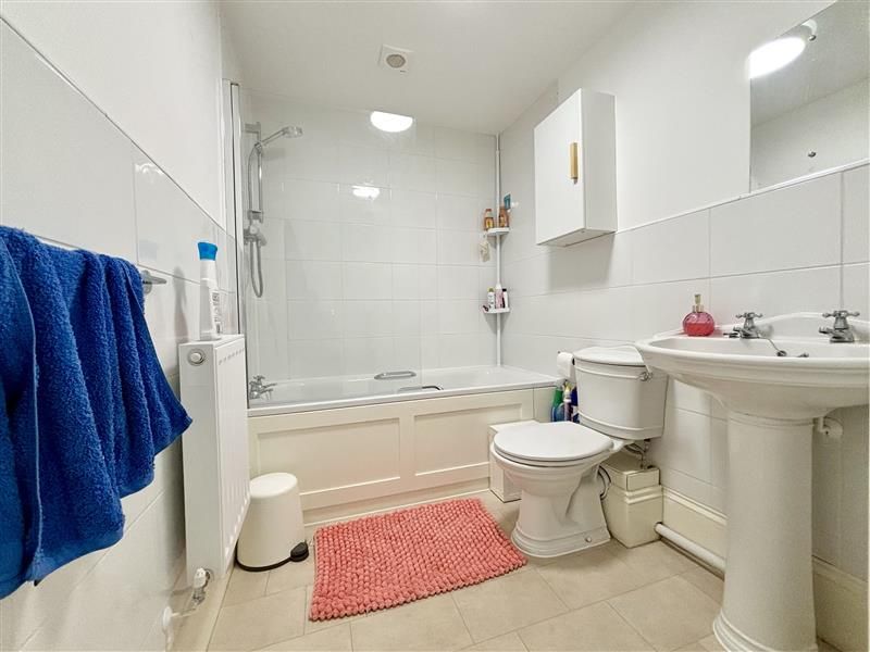 Additional image 10 of 2 bed flat to rentLondon Road, Cheltenham GL52