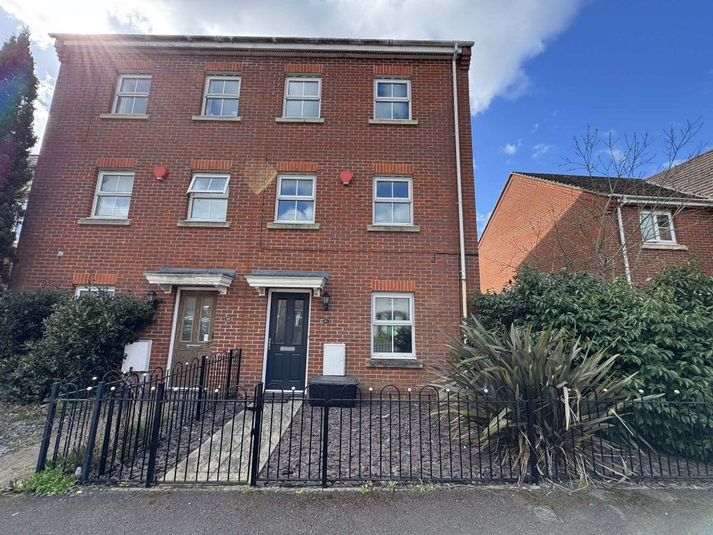 4 bed town house to rentUrquhart Road, Thatcham RG19