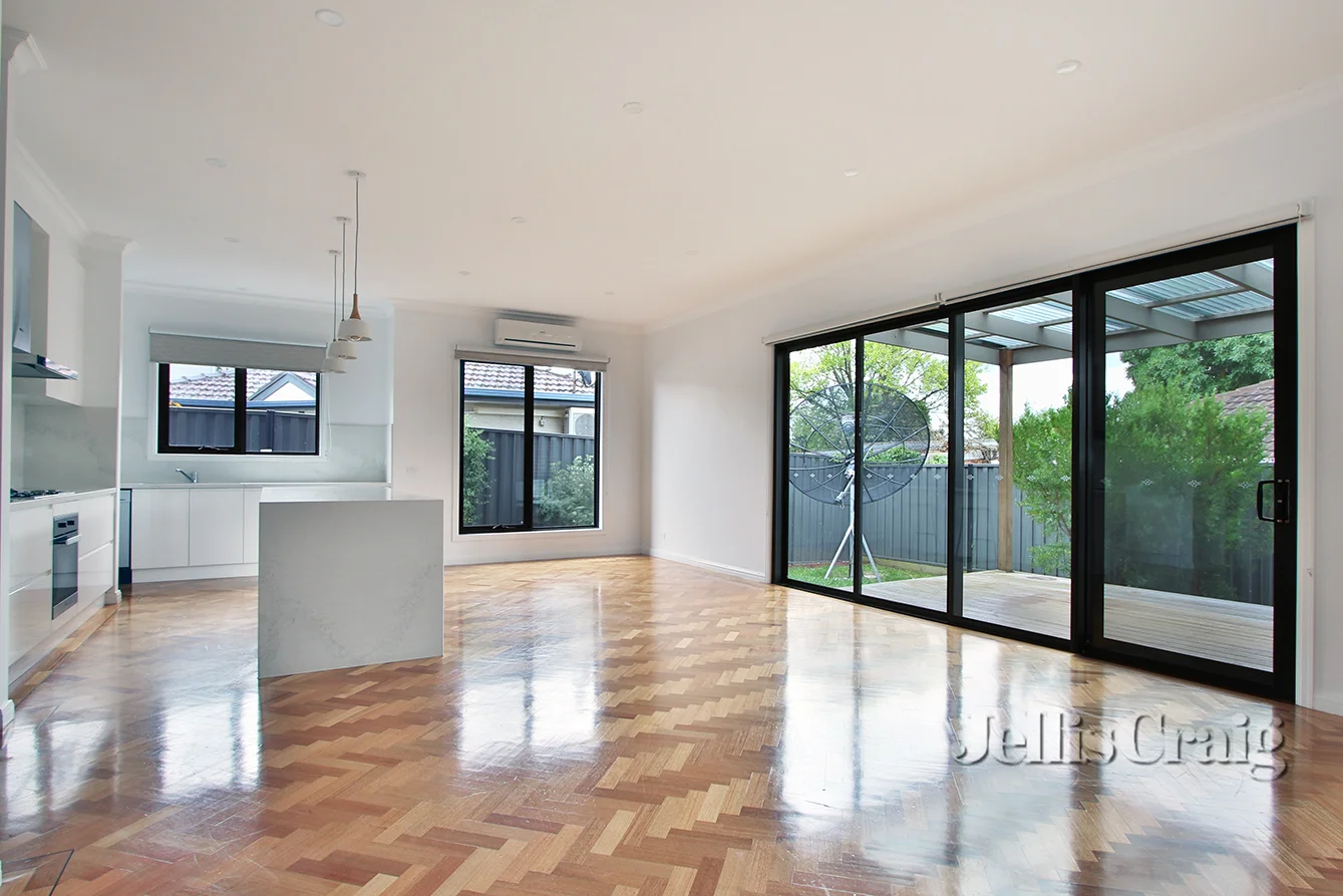 Additional image 3 of 2/3 Summit Crescent, Glen Waverley VIC 3150