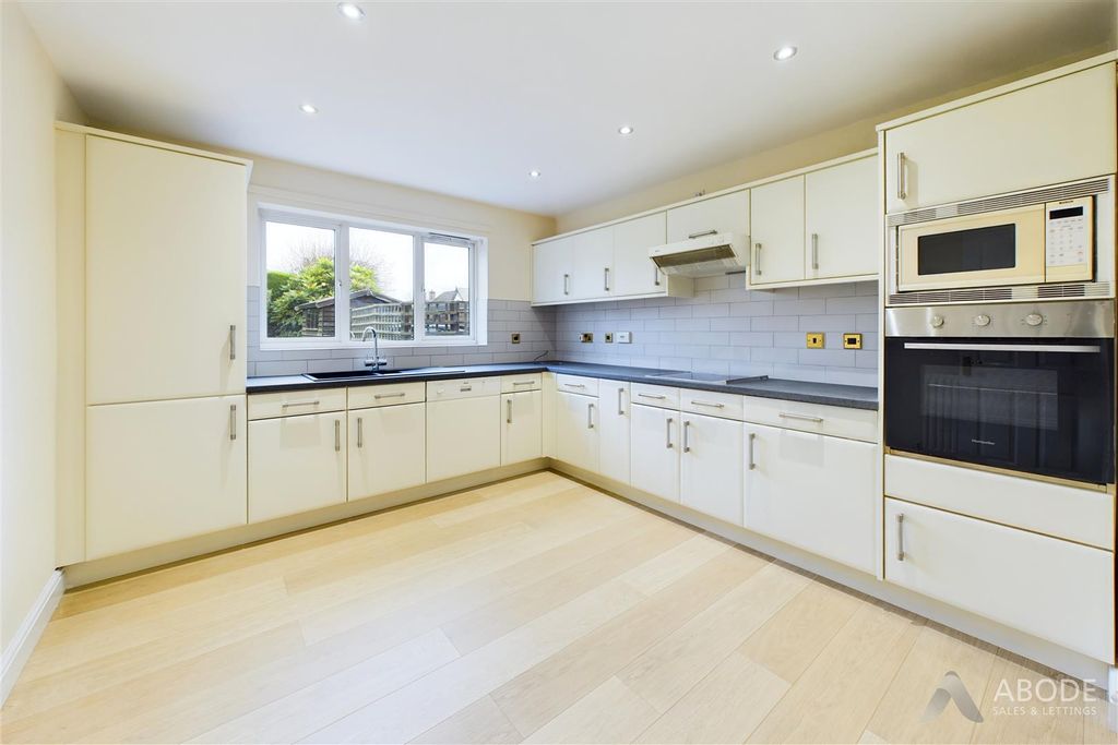 Additional image 2 of 4 bed detached house to rentMaple Close, Doveridge, Derbyshire DE6