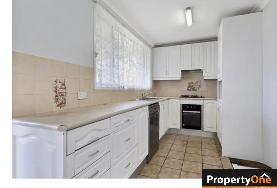 9 Boyer Place, Minto NSW 2566 photo 5